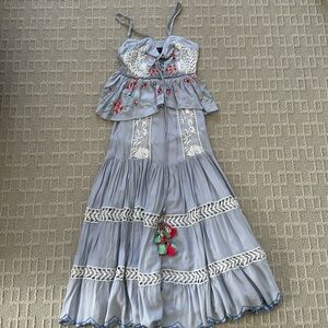 Beautiful maxi dress with tassel embellished tie